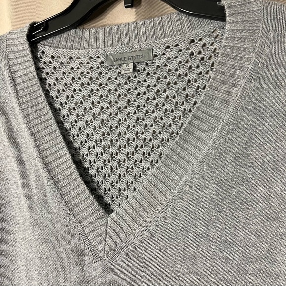 Cable Knit Gray Small Knit Sweater Ribbed V Neck Crochet Stitch Back - Picture 2 of 8